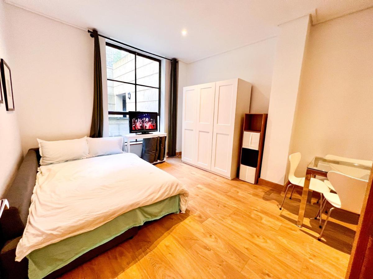 Superior Entire Apartment Between St Pauls Cathedral And Covent Garden London Exterior foto