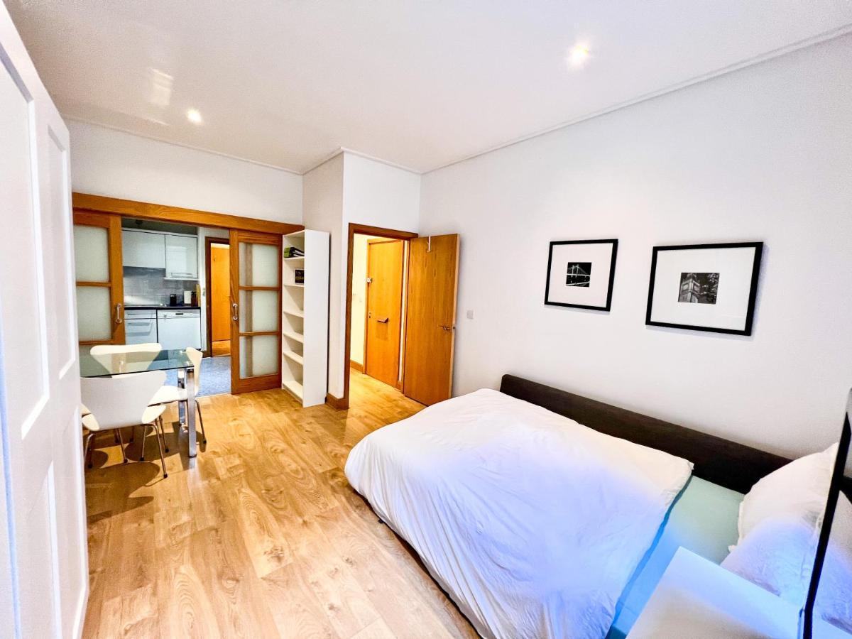 Superior Entire Apartment Between St Pauls Cathedral And Covent Garden London Exterior foto