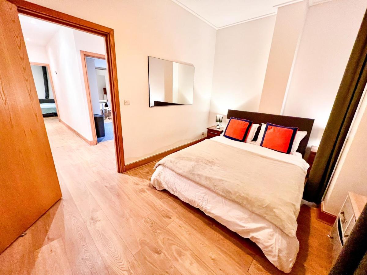 Superior Entire Apartment Between St Pauls Cathedral And Covent Garden London Exterior foto