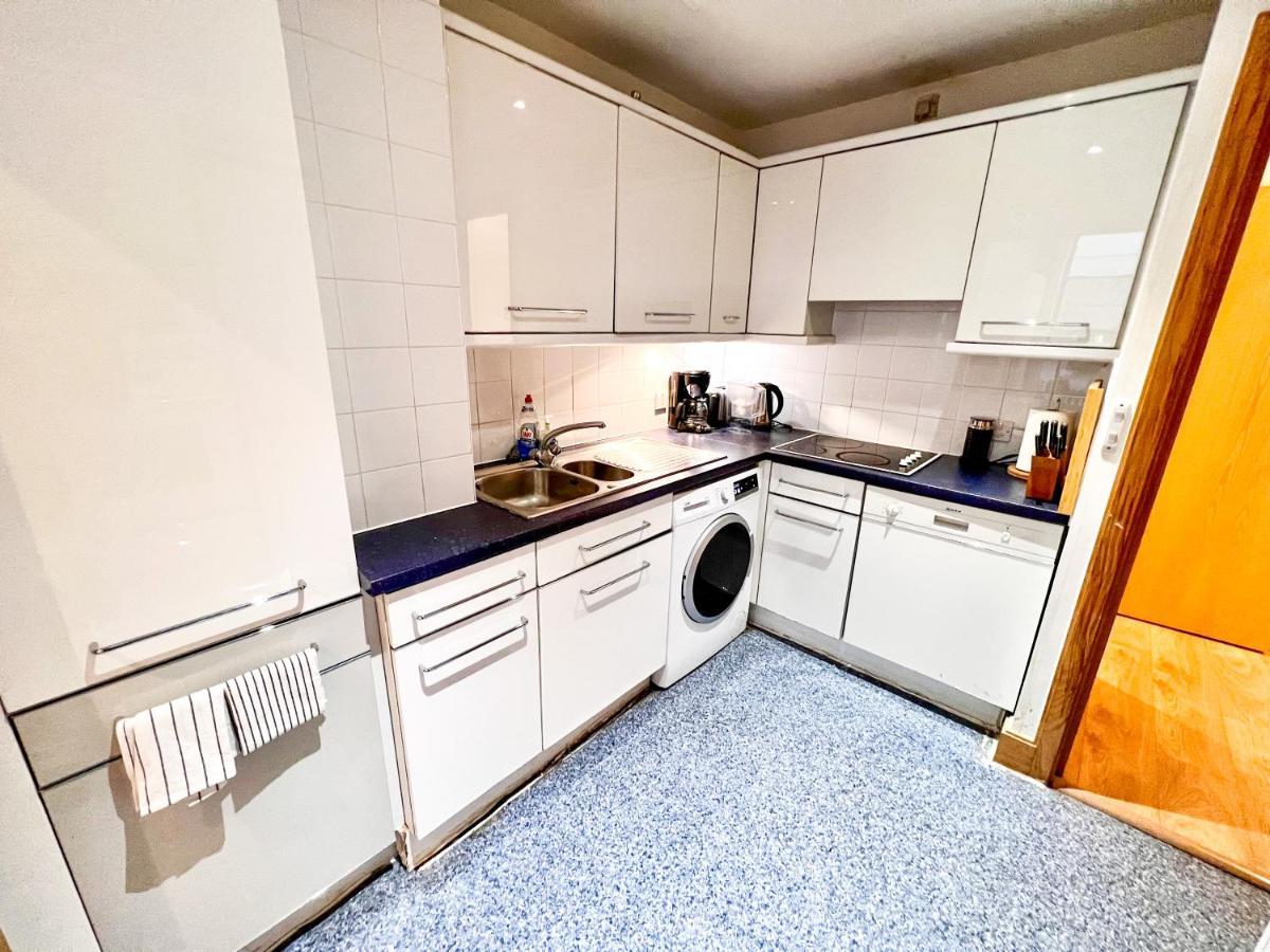 Superior Entire Apartment Between St Pauls Cathedral And Covent Garden London Exterior foto