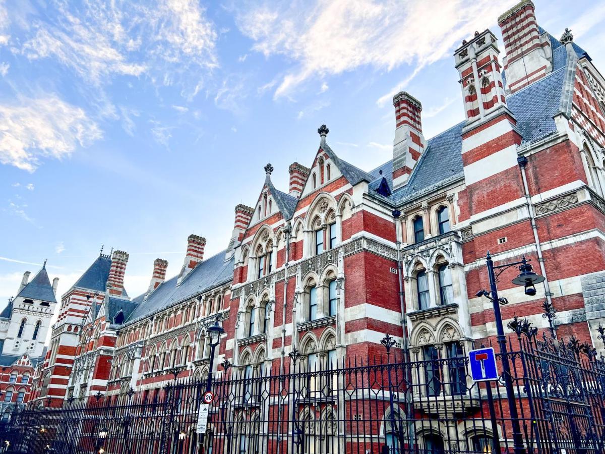 Superior Entire Apartment Between St Pauls Cathedral And Covent Garden London Exterior foto