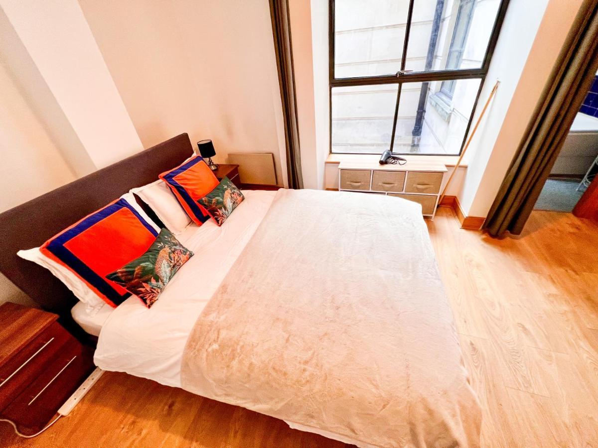 Superior Entire Apartment Between St Pauls Cathedral And Covent Garden London Exterior foto