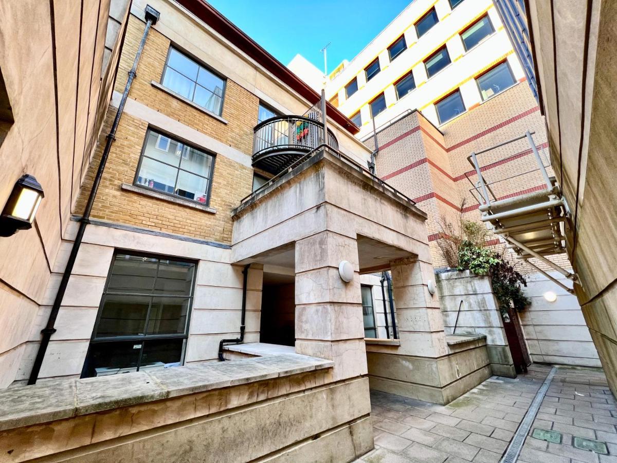 Superior Entire Apartment Between St Pauls Cathedral And Covent Garden London Exterior foto