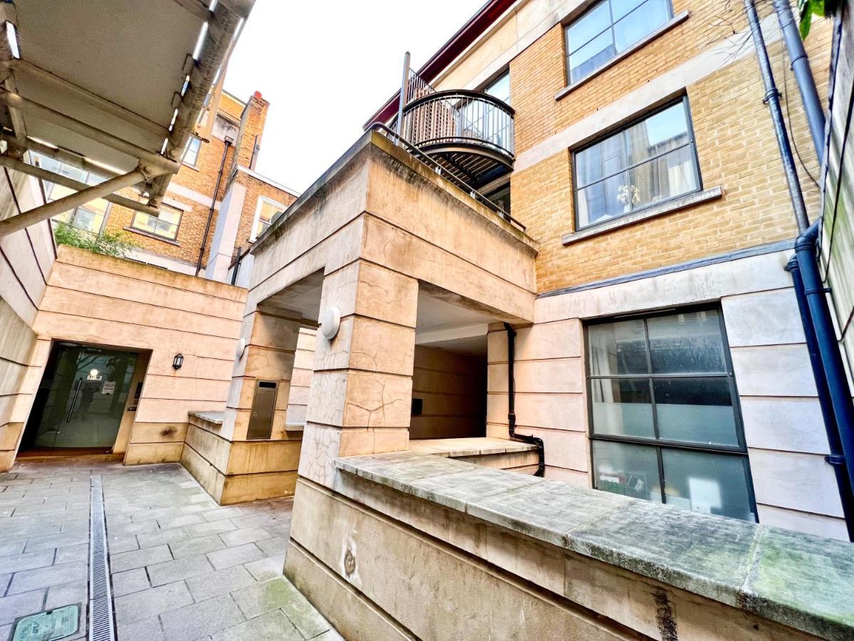 Superior Entire Apartment Between St Pauls Cathedral And Covent Garden London Exterior foto
