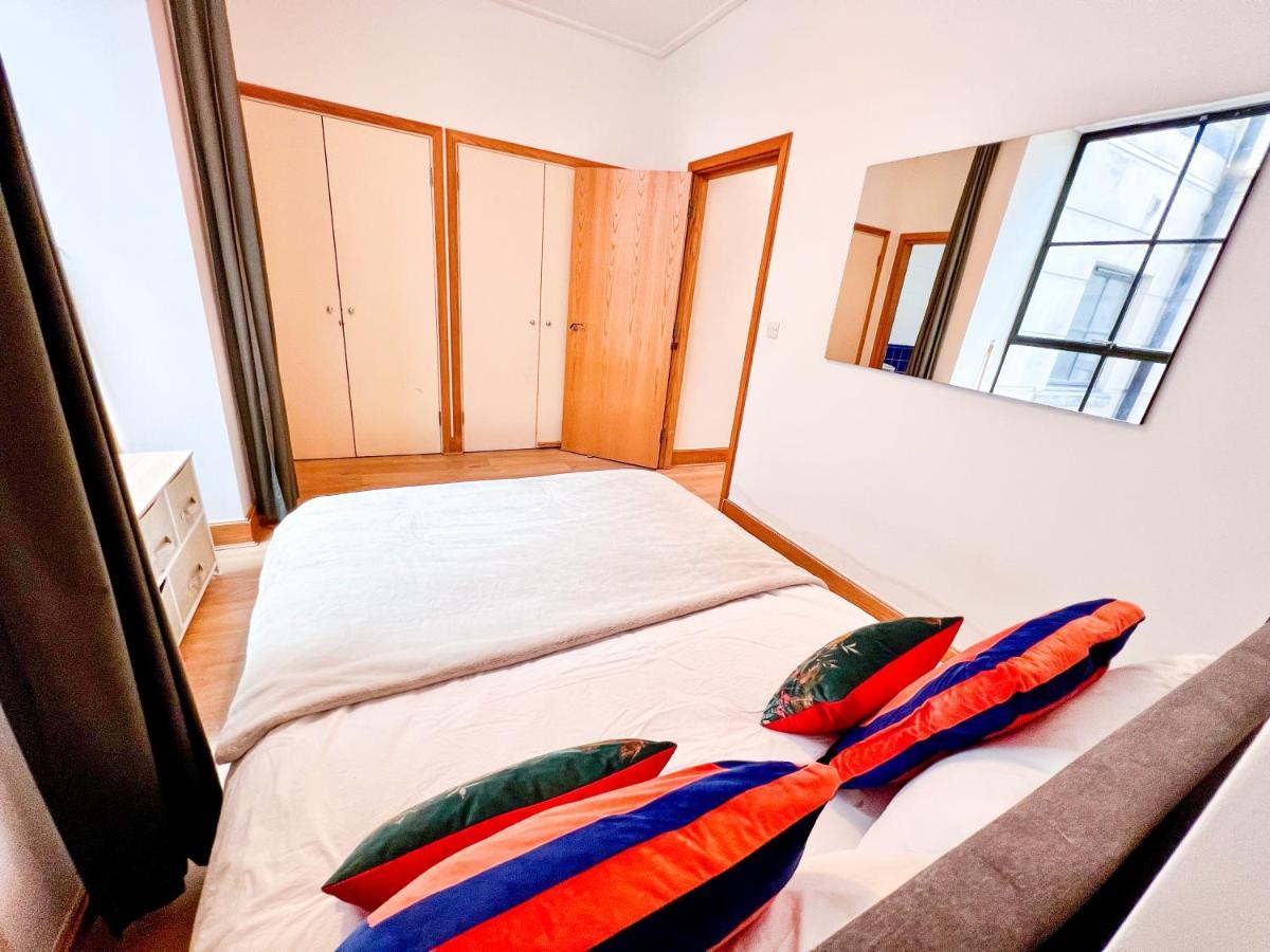 Superior Entire Apartment Between St Pauls Cathedral And Covent Garden London Exterior foto