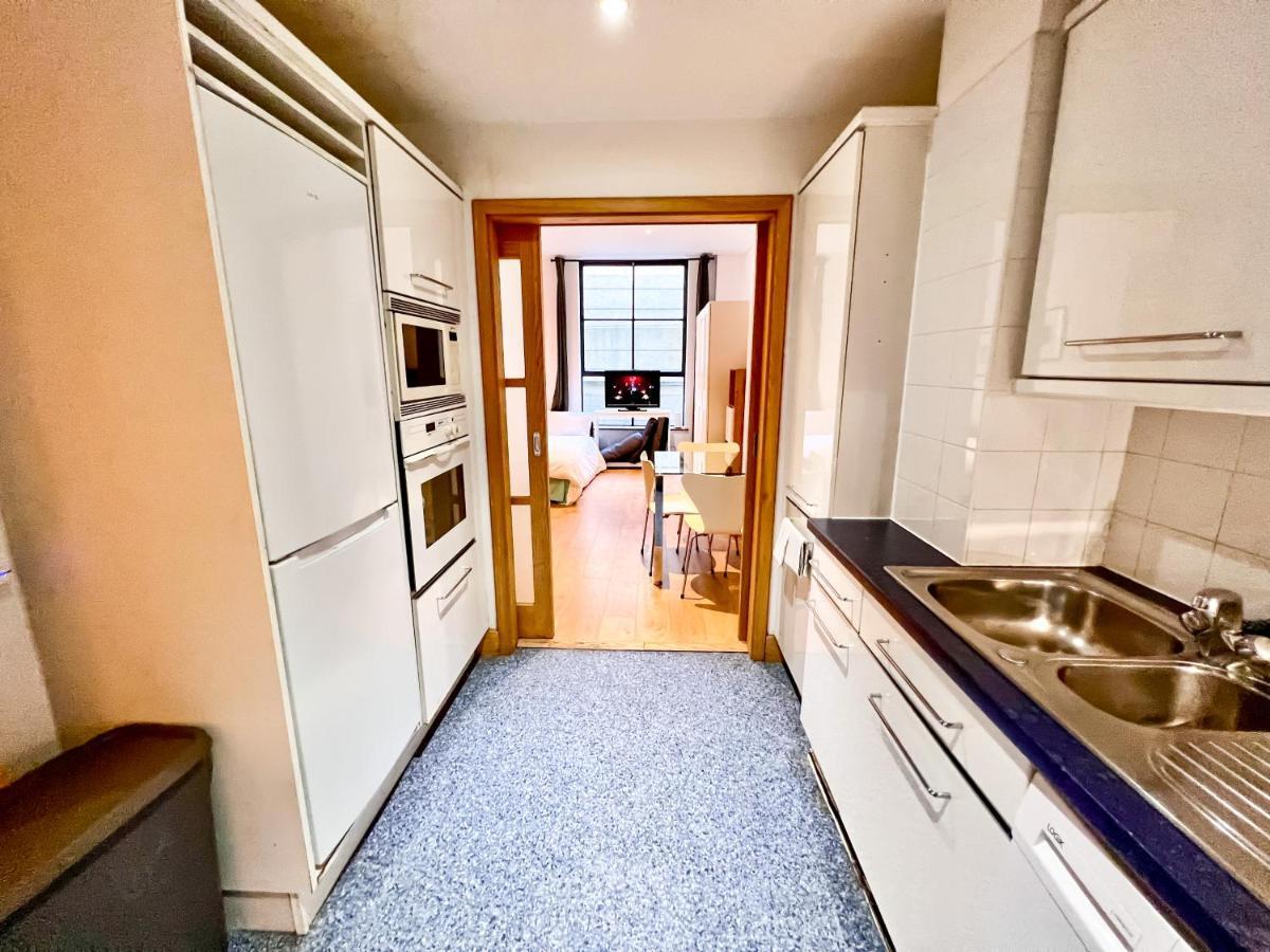 Superior Entire Apartment Between St Pauls Cathedral And Covent Garden London Exterior foto